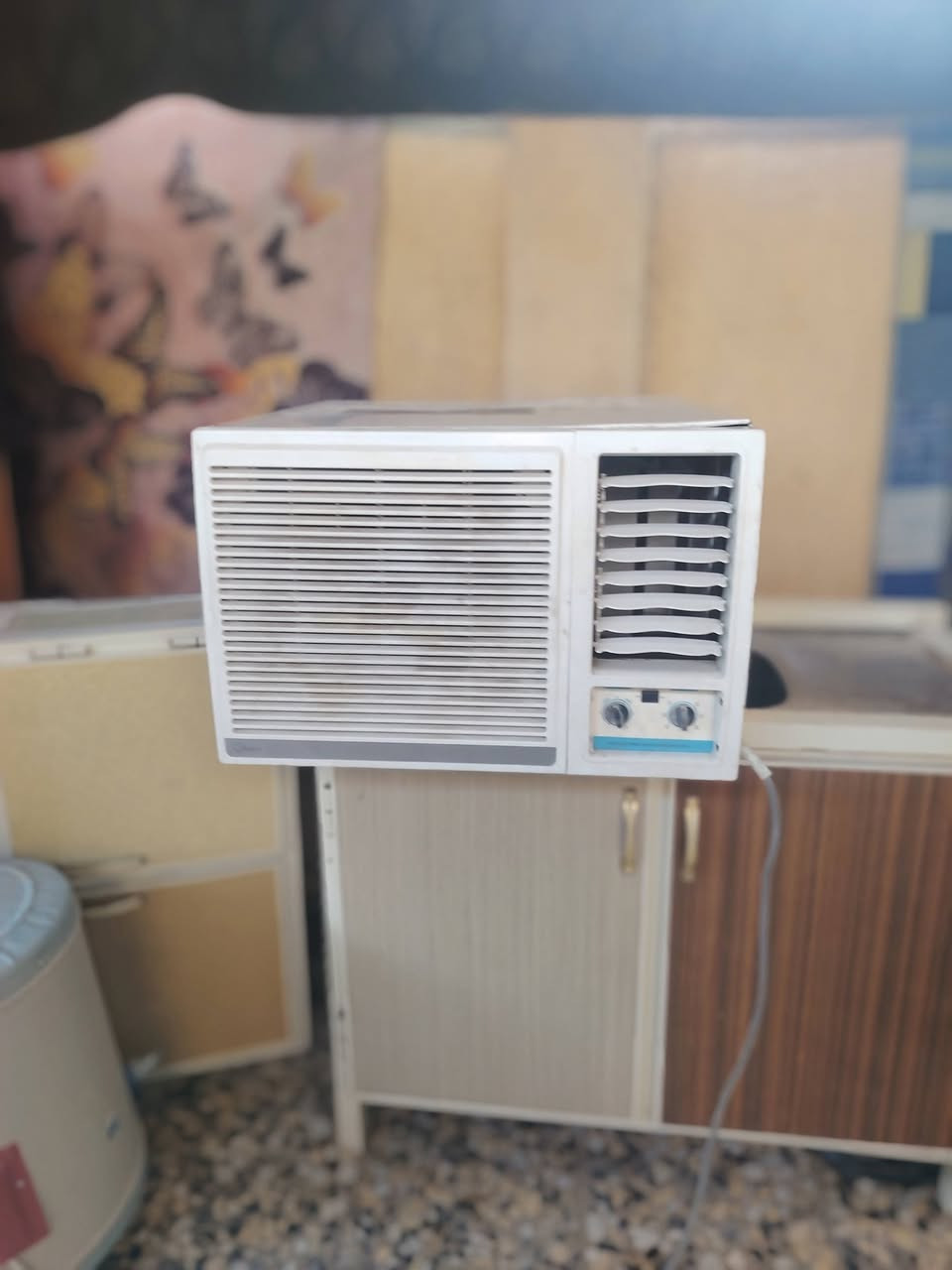 السلام عليكم اغرض نضيفه للبيع سعر لطباخ ٤٠  الكيزر ٢٥الكيف ٣٠٠وبي مجال الله شاهد لمكيف نضيف وشغال


**إذا كنت صاحب هذا الإعلان وتريد حذفه لأي سبب، رجاءا أرسل رسالة إلى الدعم الفني**
