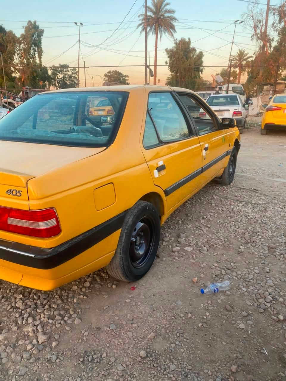 السلام عليكم بيجو لميس موديل 2013للبيع السياره بيها جاملغ خلفي بي ضربه ومعمر السعر 26 او بيها مجال  ***********
