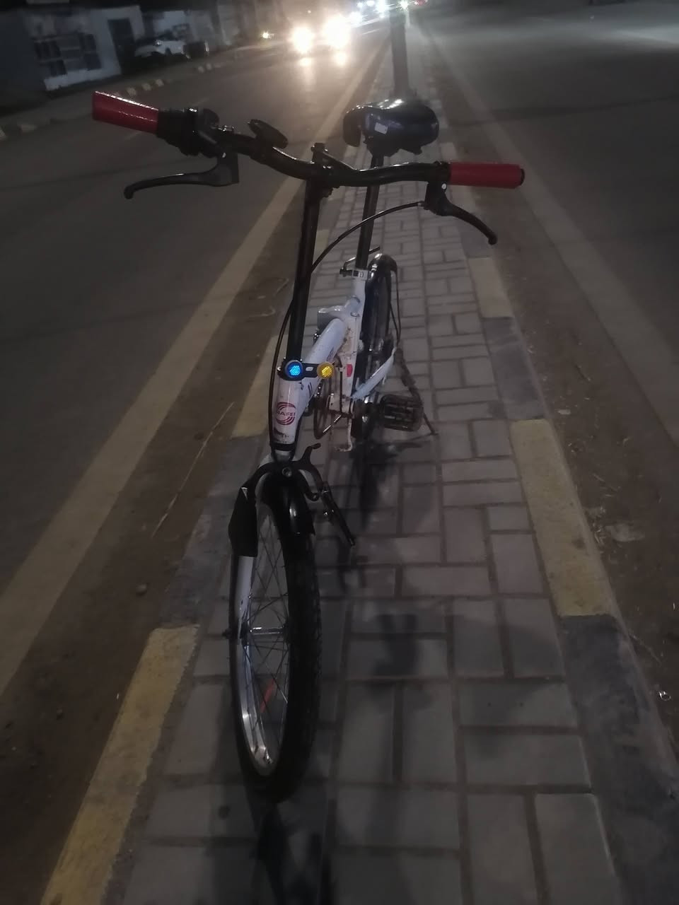 للبيع بايسكل حجم(20)بايسكل بعدة جديد سعرة 50 وبي مجال واتساب ***********
هاتف *********** عنواني خان بني سعد قرية خلوف
