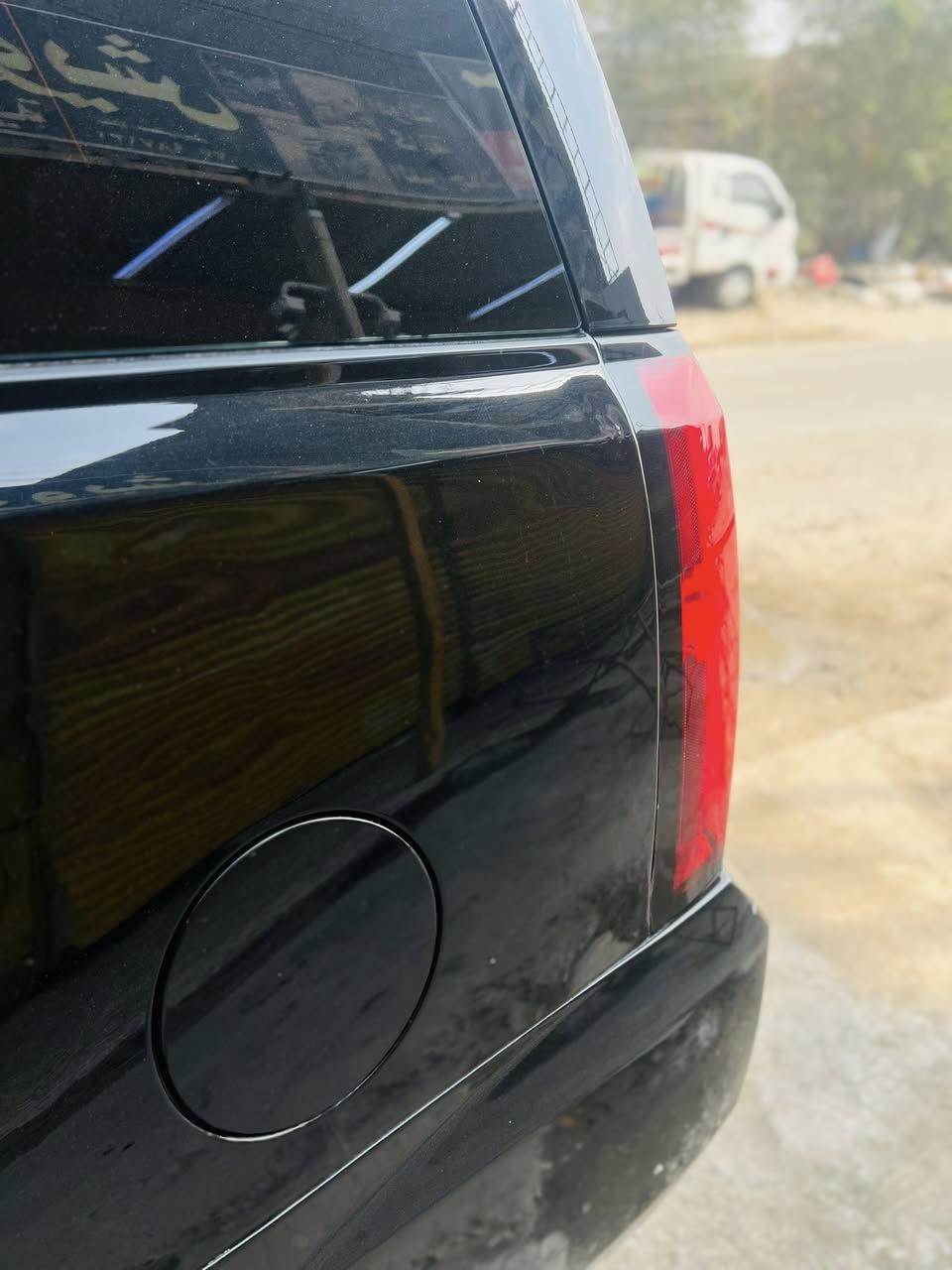 تاهو 2017 وارد امريكي حادثه بارد بلجاملغ الخلفي على كد شبر فقط
سياره كفاله كشر +كير +مكينه+صبغ 
حدايديه الصدر على وضع الشركه 
تخم تاير جديد 
سياره بسمي تحويل بنفس اليوم
مواصفاته/
شاشه 
قاصه
دشبول ديجيتال 3اشكال تتحكم بشكل الدشبول 
رادار امامي 
قياده ذاتيه 
كشنات هزاز 
كشنات تدفئه
مقاعد كهرباء 
جنطه كهرباء 
تشغيل عن بعد +تنزل جام بلريمونت
وبعد هواي مواصفات ماعرف ماليش🤣
سياره حلوه ومنصوبه سعرها 360 ورقه وبيه مجال
وذا معجبك السعر صلي على نبيك وعبر المنشور
للاستفسار ***********
مكاني الزعفرانيه
