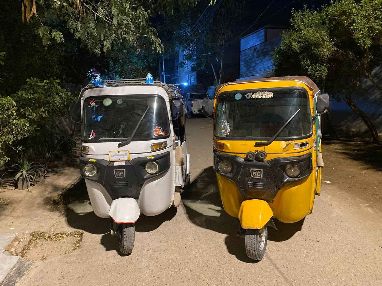 يالله السلام عليكم تكاتك للبيع عدد 2 باجاج تفاصيلهن ب مقطع  الصفرة موديل 19داخلة ب 20 رقم وسنوية تحويل ثاني يوم تكتك كاملة للأخير  السعر 6 مليون وبيهة مجال بسيط البيضة موديل 2021 شهر 5 اوراق الترقيم اتكفلك سعرهة 6300 وبيهة مجال مكاني ورة بوابة الحسينية مال راشدية الحويش قرب مطعم سامان السياحي للاستفسار *********** راعي الصفرة 
*********** راعي البيضة 
شباب رجاء مكلف ب نشر اتصل على ارقام موجودة تحياتي ♥️
