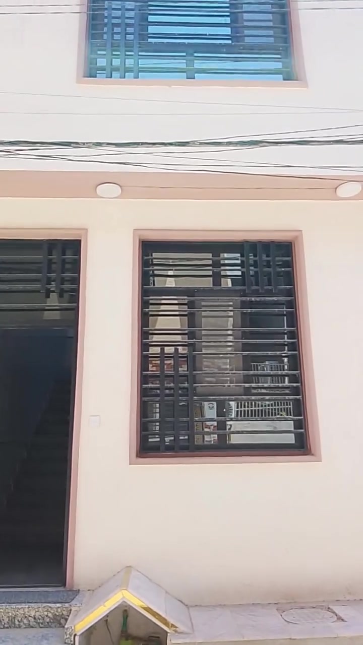 سلام عليكم بيت للبيع مساحه ٦٠ كربلاء شارع بغداد حي سيده نرجس ع سند ٢٥ اقرار محكمه سعر وباقي تفاصيل عل اتصال ***********
