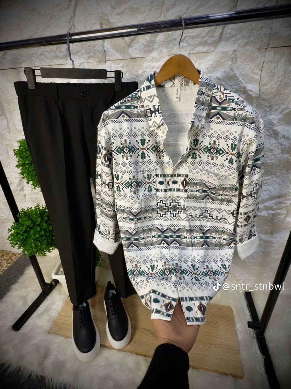 جديد ازياء احمد الغانمي عن وصول وجبه جديده العنوان السوق الكبير مقابيل شارع كاظم عويص قطعه معلكه مكتوب عليها ازياء احمد الغانمي.  ***********
