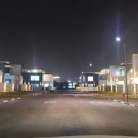 بيت في مجمع السلام ( القضاة) فول مواصفات طابقين مؤثث بأرقى الاثاث  تحف...