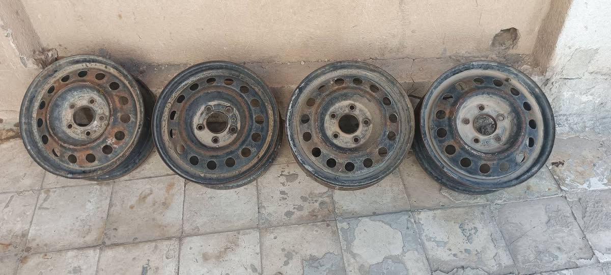 السلام عليكم
ويل خليجي حجم 16 
خليجي اصلي ابلادي ما مصبوغ 
تخم ونص 
***********
