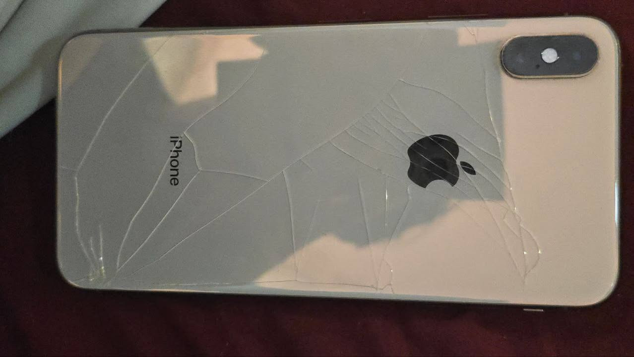 الجهاز ممبدل بي شي كلشي شغال بصمه الوجه تشتغل اي عيب ماكو بس ظهر مكسور رايده 220 الف وبي مجال مستعجل كلش على بيعته رقمي *********** بغداد
