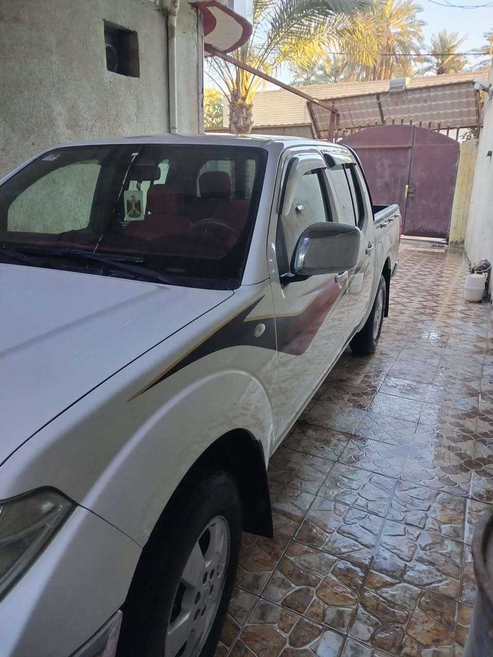 السلام عليكم نيفاره ١٣ اتو ماشيه ١٣٥ نظيفه بمعنى الكلمه مال جناي رقم دولي بغداد بسمي سنويه لل٢٩ مكان السياره كربلاء طوريج للإستفسار الاتصال *********** السعر ١٣٠ وبيها مجال بيع بدون مراوس
