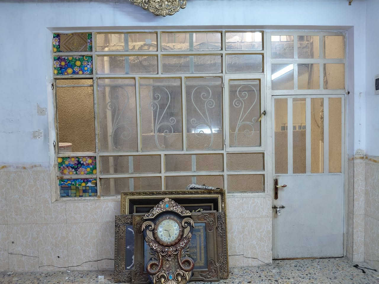 محجر درج شغل ثقيل للبيع مع شباك وباب
***********
