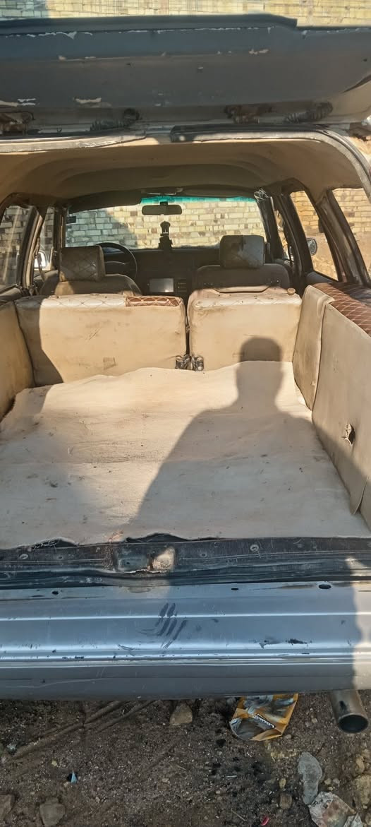 ارنب ٩١ سنويه ٢٩ شهر لعاشر 
قم بغداد نكليزي 
مكانها ميسان  كير جديد مكينه ناعمه خير من الله بيها لاستيك  كهربائياتها عوزها ترتيب عينه جديده بس ماشادها  كشنات وبطاين جدد سياره بيها شوي خياس يم لفتحه ولباب لجنطه 
سعرها ٤٠وبيها مجال  ***********
