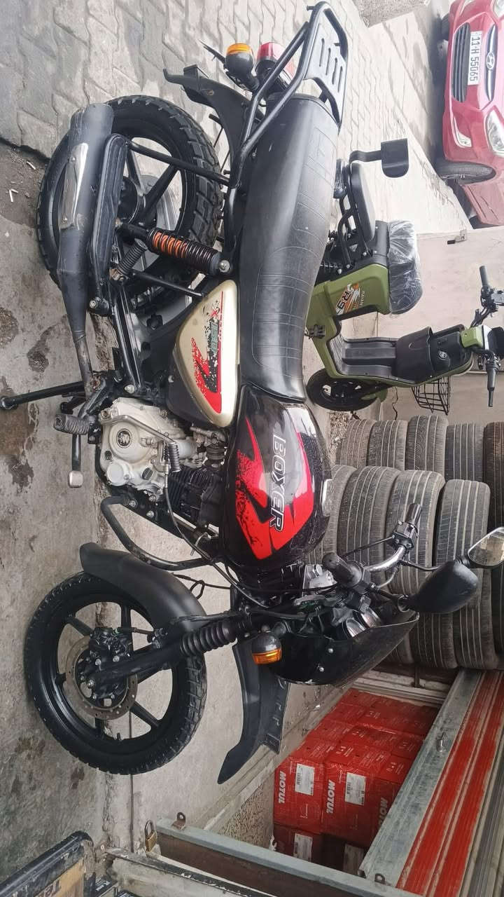 يالله
بوكسر جبلي للبيع موديل 23نزول 24 مرقم كامل لوحه وسنويه نكليزي مكفوله كفاله عامه ماشيه 14 الف جيب فيتر وفحص مكاني بغداد 
***********متواجد وتساب
