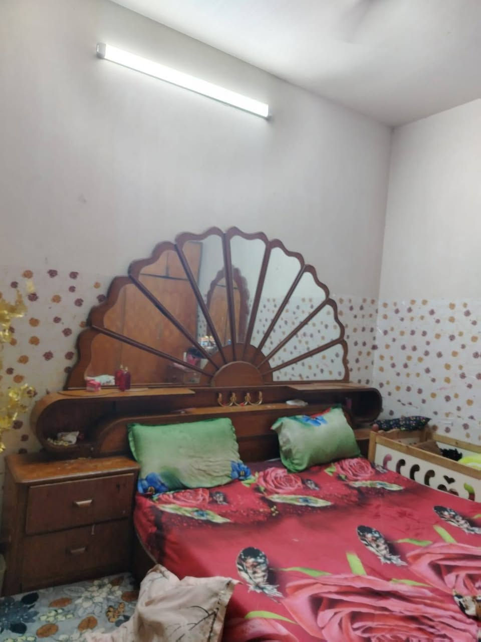 غرفه نوم صاج وجهين سعر 500 الف وبيه مجال
***********
