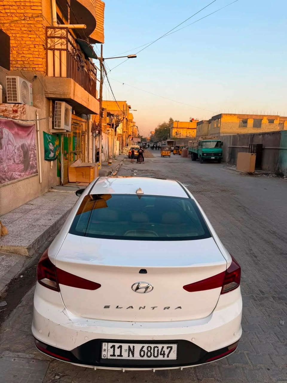 السلام عليكم للبيع الانتراموديل 2019 رقم بغداد  فول رقم بغداد أنكليزي فول مواصفات وارد كندي 
. المواصفات ………..
 فتحه سقف اسلايت
 بصمه تشغيل 
بصمة صندوق 
 بصمه أبواب  
 رادار امامي وخلفي 
 كشنات تدفئه
 رادار جانبي 
 ويلكب كروم بلادي 
 لايتات عدسه 
 تحديد مسار 
 مثبت سرعه 
 وقوف ذاتي 
 مانع اصطدام 
 شاشه ثلاث انضمه (سمارت - نورمال-سبورت) 
 كامره دوارة
تدفئة ستيرن 
ماشية 167 كيلو متر 
شاشة كاربلي 
محرك دوش  
موجود سونر مالتها 
مكان السيارة بغداد 
السعر 123 وبيها مجال 
للاستفسار
 ***********

