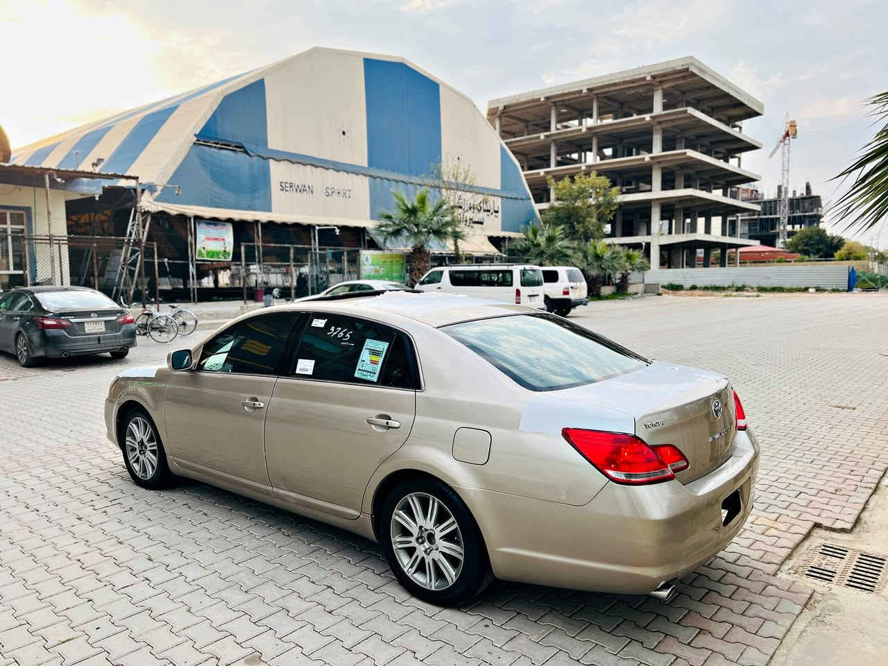 سـەرەتا بەناوی خوای گەورە 🤎.
بــۆ فرۆشتن تــوێتا ئـەڤەلۆن 2007..
مـووس مـووس..
خـەلیجی قەپات مواسەفات لمتد..
نــاوزەرد..
سڵـاید 
بــەسمە
پەردە
كـوشن سارد و گەرم
كوشن خەزن..
5 بەسمە..
ســەیارەی ماڵە و كامل كامل مەسروف كراوە ..
تازە سێرڤسم كردوە 
ڕۆنی گێڕ و مەكینەم تازە گۆڕیوە.
تاخمێك تایەی لۆك لۆكم بۆ بەستوە ..
گێڕ و مەكینەی بەشەرتی ١٠ فیتەر نەكراوەتەوە و دیجیتاڵیشی نیە ..
تەقە و ڕەقە و كارەبایی ھەمو گیانی بەشەرت..
سـەیارەكە بە پاكی ماوەتەوە ماشااللە ھـەر ھەمو گیانی لەسەر بــیلادە ..
چاڵ و شوخت و قوپاوی ھیچ نیە..
سەقفی ڕێك شوشەیە..
سـەیارەكە كامل پەمپی دوبەیە بۆ جوانی ..
بێ دەعم و لێدراو بەشەرت ..
ھەر ھەمو شتێكم نوسیوە پرسیاری عەیب و عاری مەكە ..
موشتەری نیت ڕەحمەتت لێبێت سەری خۆم و خۆشت مەیەشێنە .. 
سعری فرۆشتنی62 گەڵاو مەجالێكی كەم ..

لــە كەلــارم ...
***********
