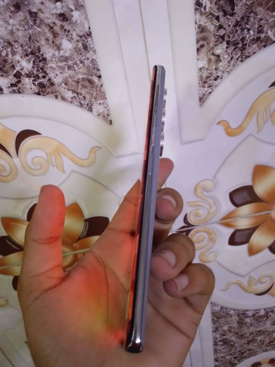 كامون 40 برو5G
ذاكره 256 
رام 12+12
مبدل شاشه وكاله ام البصمه 
الكامره الاماميه شويه مو واضحه 
رايده ب 250 
مكاني بغداد مدينه الصدر 
‏‪***********‬‏
