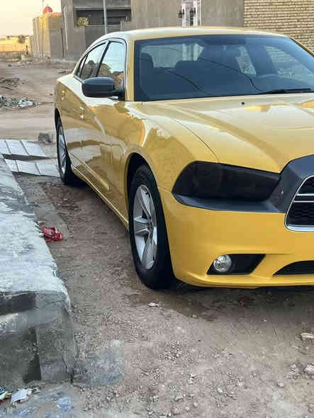 السلام عليكم 
جارجر ١٤ بيه جاملغ امامي بدون أرباك 
السيارة جاهزه وجديده 
السعر ١٥٨ 
***********
