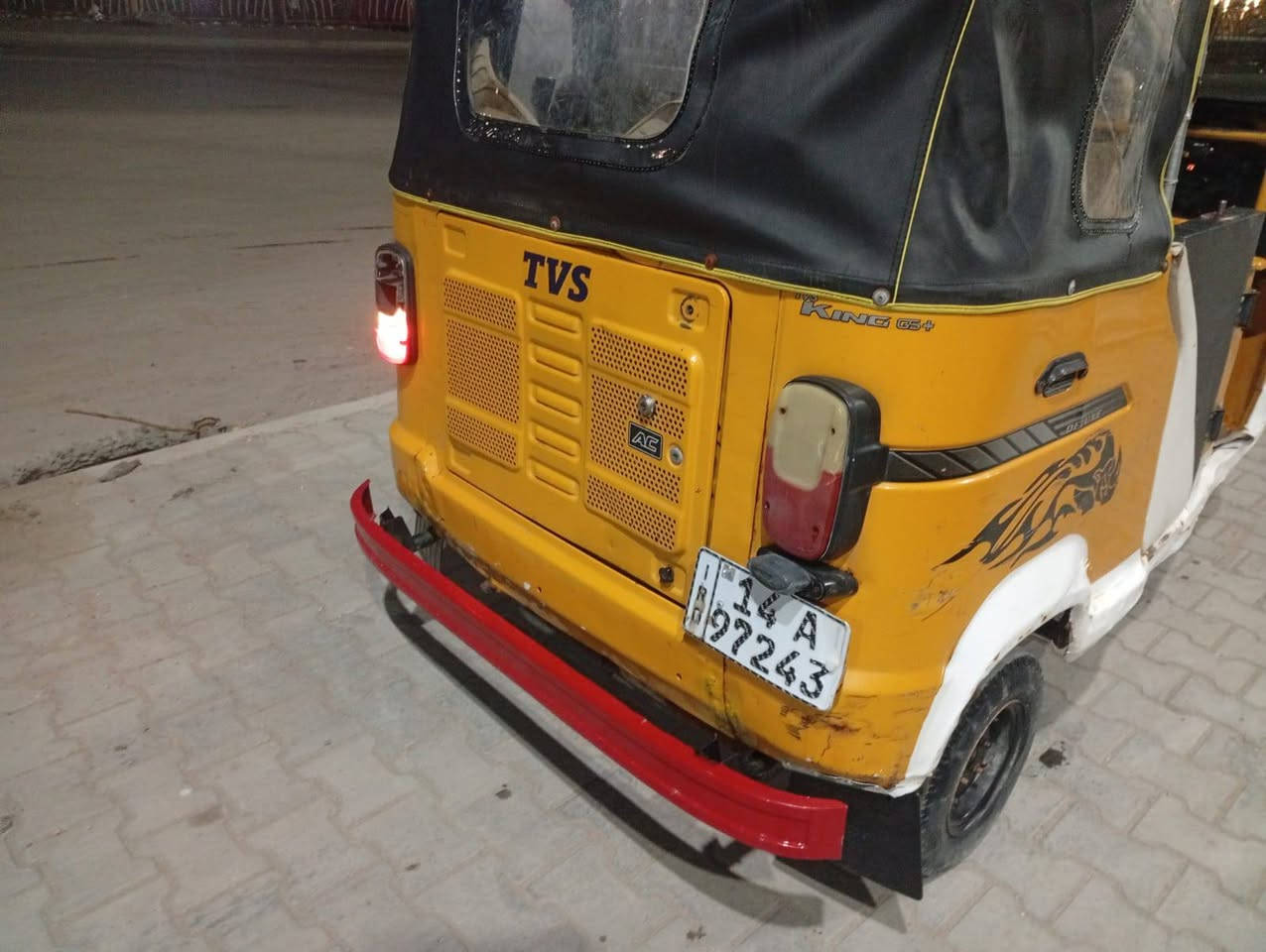 تكتك موديل 20 رقم وسنويه سعر 4300 بيه ولفات تعبانه *********** تنومه
