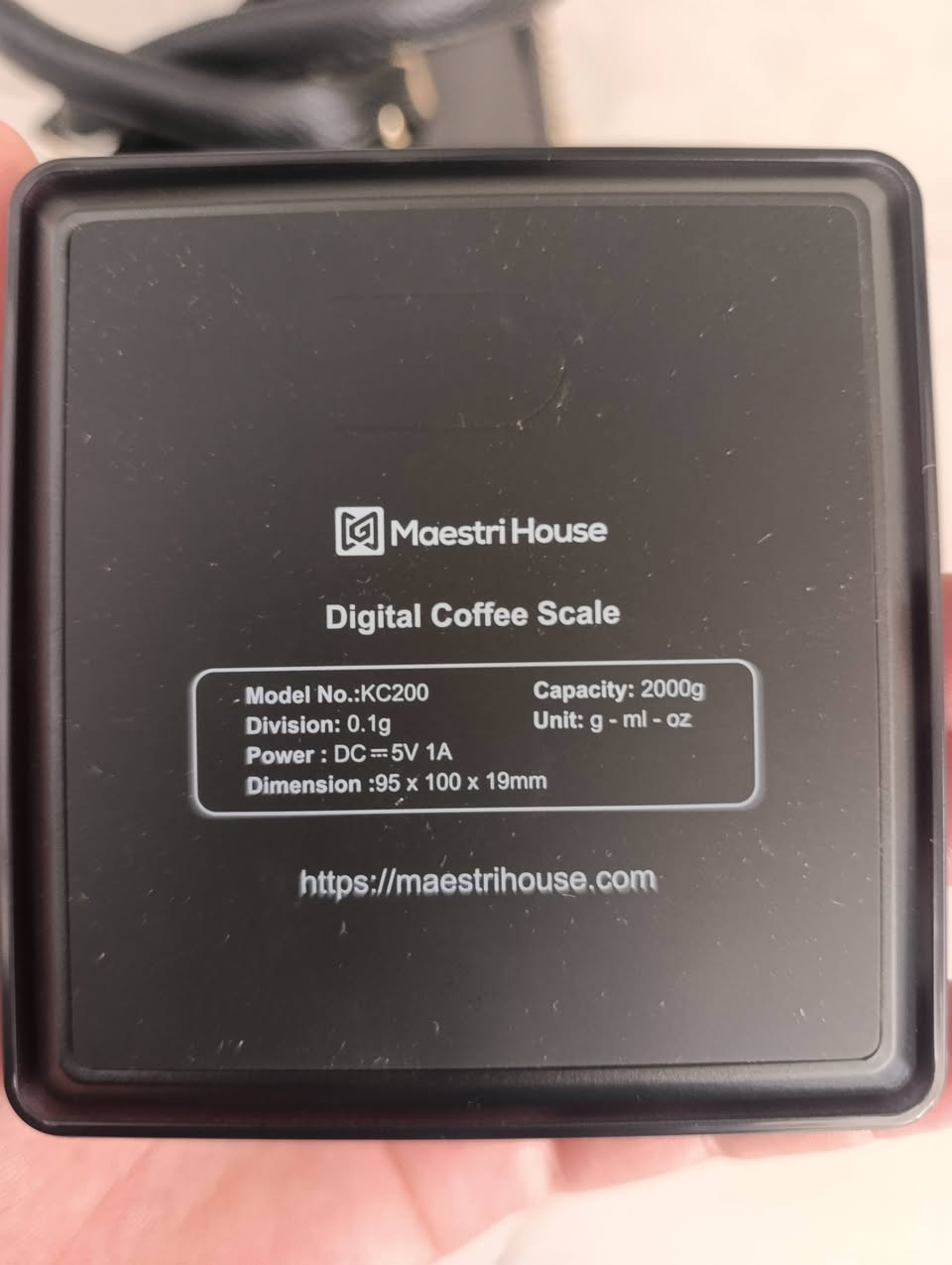 ​☕️ لعشاق القهوة المختصة والمشروبات الاحترافية! ☕️
للبيع: ميزان القهوة الرقمي الذكي Maestri House S1 Mini 🛑
​إذا كنت تبحث عن الدقة المثالية لإعداد كوب قهوة مضبوط ومثالي كل صباح، فهذا الميزان هو خيارك الأفضل! يتميز بتصميم عصري، حجم مدمج، وأداء عالي الدقة.
​🌟 أبرز المواصفات والمميزات:
​العلامة التجارية: Maestri House (المعروفة بجودتها في أدوات القهوة).
​الموديل: S1 Mini (حجم مثالي ومدمج يناسب جميع أدوات الترشيح وآلات الإسبريسو).
​شاشة LED رقمية واضحة: تعرض الوزن والوقت بدقة عالية جداً.
​مؤقت مدمج (Timer): به خاصیة قیاس الوزن بشكل تلقائي من لحظة نزول القهوة حتی نهایته النزول، (مو کل میزان بە های الخاصیە) لمتابعة وقت الاستخلاص والترشيح بدقة ثانية بثانية.
​متعدد الوحدات: يدعم القياس بمختلف الوحدات (g, oz, ml) لتلبية جميع احتياجاتك.
​حساسية ودقة متناهية: يضمن لك ثبات الطعم في كل كوب تصنعه.
​💡 الحالة: جديد تماماً (بالكرتونة كما موضح في الصورة).
📍 
​📞 للتواصل والاستفسار: يرجى الاتصال على رقم الواتس اب : [***********]

