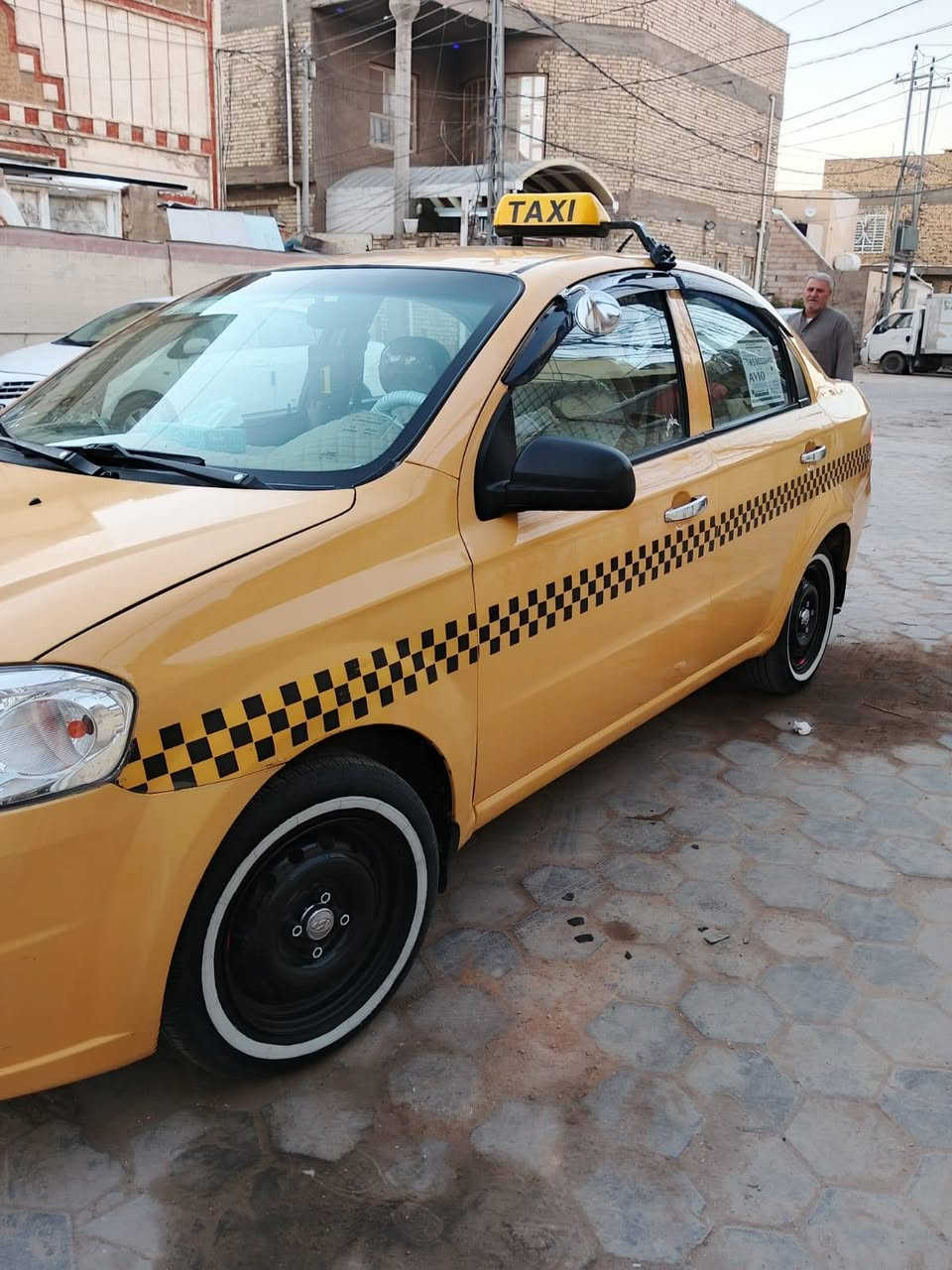 السلام عليكم افيو موديل 2010 شركة عامة مكفولة من الضربه صبغ ٣ قطع سيارة جاهزة گير مشروط مكينة جديدة هيئة مصفره سنوية ساقطة تخم تاير جديد باتري جديد السيارة متعوب عليها السعر 52 وبيها مجال مكاني النجف حي السواق ***********
