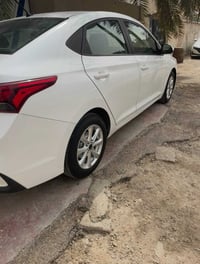 اكسنت 2021 وارد امريكي حادثها  موجود بصوره السعر 125 اتصال07768571452