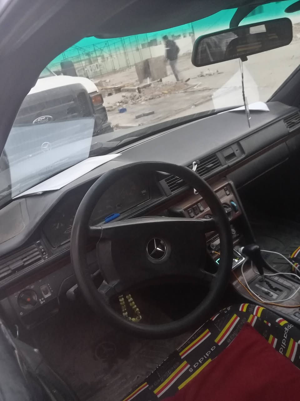 سلام عليكم
مارسدس استيشن  مديل 91

مكينه ففتي 3000 قبق اسود 

كير قبل شهر شديته 

قواعد دبلات ابلادي 

كشره زين بس يرادله صبغه بنيد وقماره 

تبريد فان مالته كلش قوي بس مابي بروده اضن غاز 

تخم تاير جديد قبل شهر شادهن 

مكان نجف مجمع الاميرات

سنويه ساقطه نهايت 23

شرط مداور ثاني يوم 

سعر 35 ورقه وبيه مجال قليل

رقم الهاتف ***********
