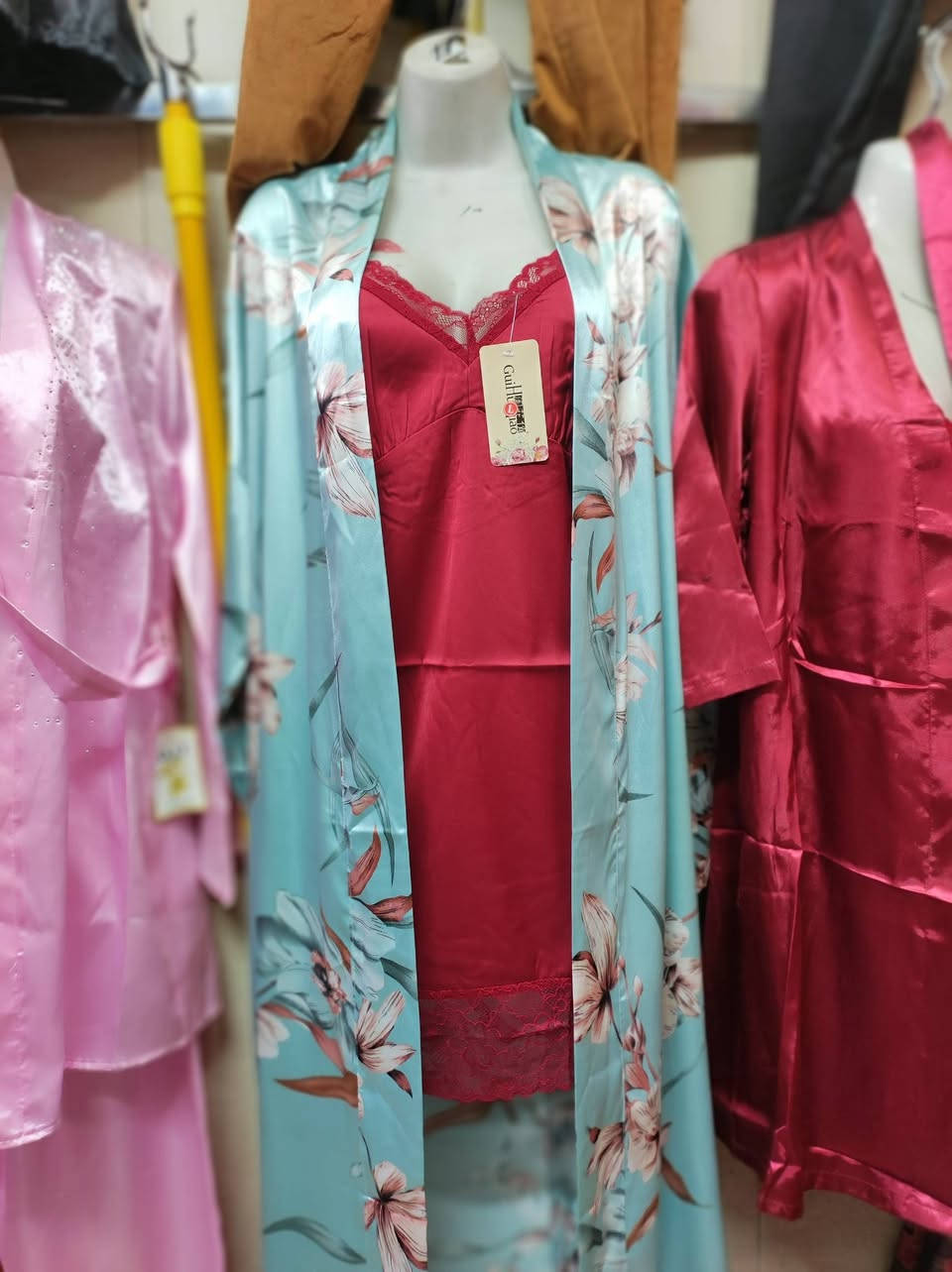 ليلة عروسة 🧿❤️
⁨ثوب وروب. 3 قطع

 بابل المسيب شارع عصام قرب مأكولات المنتضر مجاور العطار او بوتيك سيف. 

(‏‪0773 443 8962‬‏

توصيل جميع أنحاء العراق
مسيب 
محافضات 
إشارة 
إشارة 
إشارة إلى الأصدقاء 󱢏
