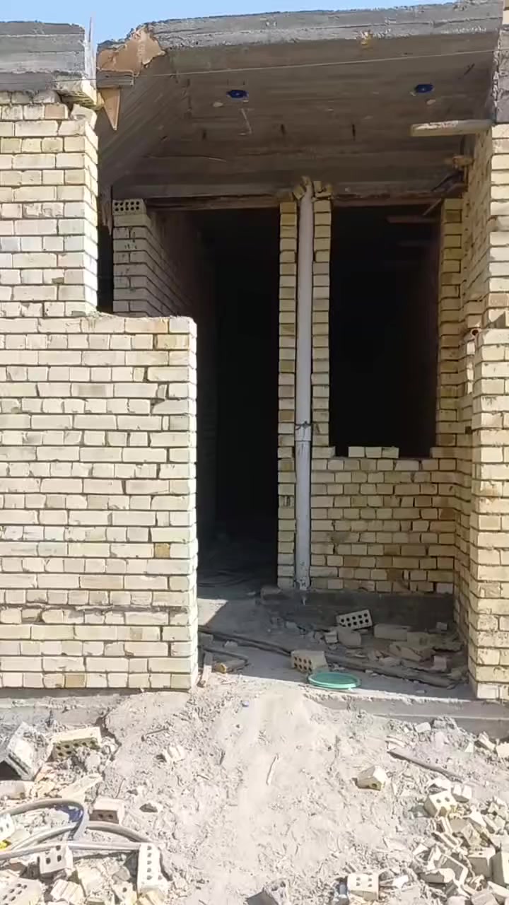 هيكل للبيع ١٠٠ متر طابق واحد 
العدل الثاني قريب جدا عن الشارع العام 
تفاصيل بالفيديو 
للاستفسار ***********
