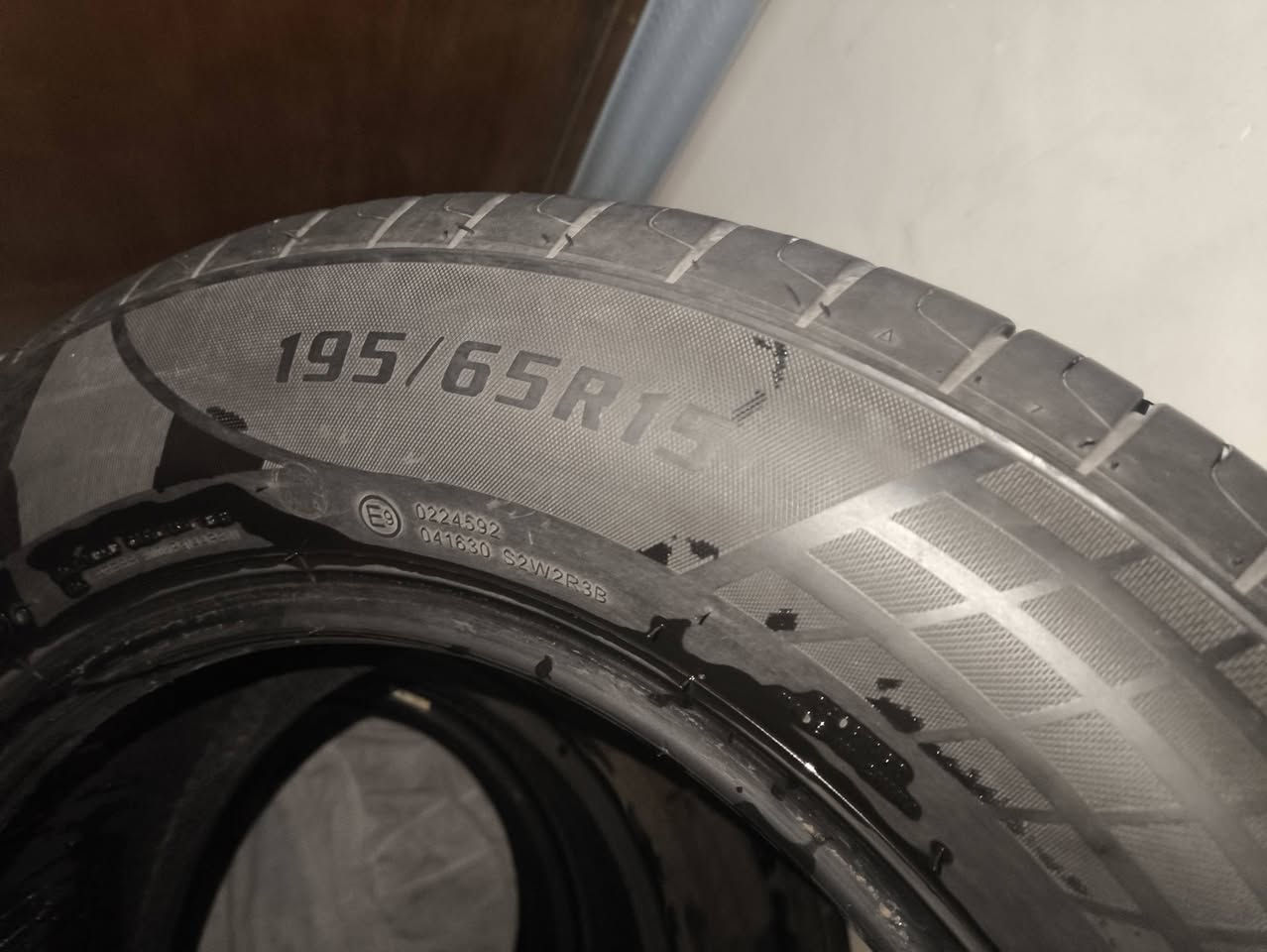 تخم تاير 195 65 15 يرهم النترا فورتي سيراتو كورلا انتاج 25 نضيف كلش ركعه وحده موجوده بل اربع تايرات
المكان  بغداد الحرية 
***********
تخم تاير 195 65 15 يرهم النترا فورتي سيراتو كورلا انتاج 25 نضيف كلش ركعه وحده موجوده بل اربع تايرات
