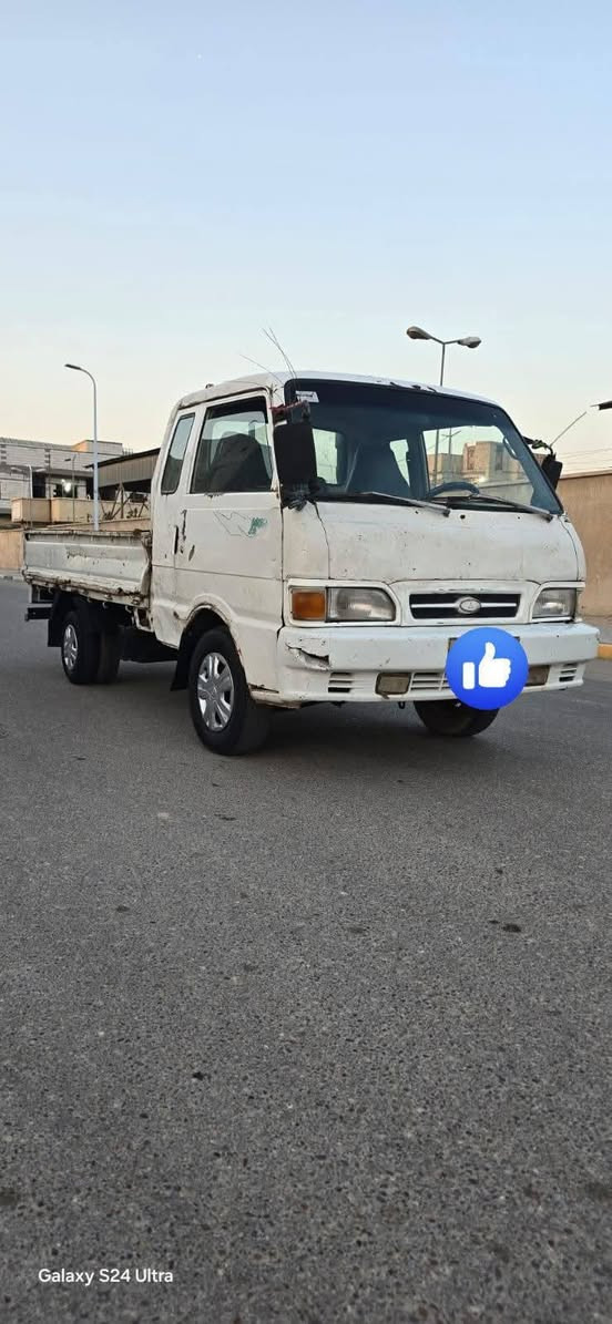 سلام عليكم 
كيه بنكو موديل((1996))رقم بصره تحويل مباشر شاصي رقم شاصي كفاله مكينه كير حداديه طخم تاير كهربايات كله شغاله داخل جديد مكان بصره سعره((28)) وبيه مجال ((***********))((***********))
