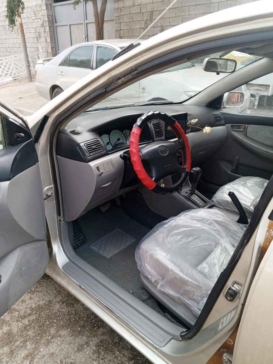 السلام عليكم  كورلا وارد خليجي موديل 2001 محدث 2007للبيع  السياره مصبوغه عام مكفولة من الضربه القوية سياره جديده مكينه 1800تخم تاير  باتري حداديه كله جديد رقم بغداد دولي بسمي السعر 75$اوبيه مجال للطيبين مكان بغداد الحسينيه رقم ***********
