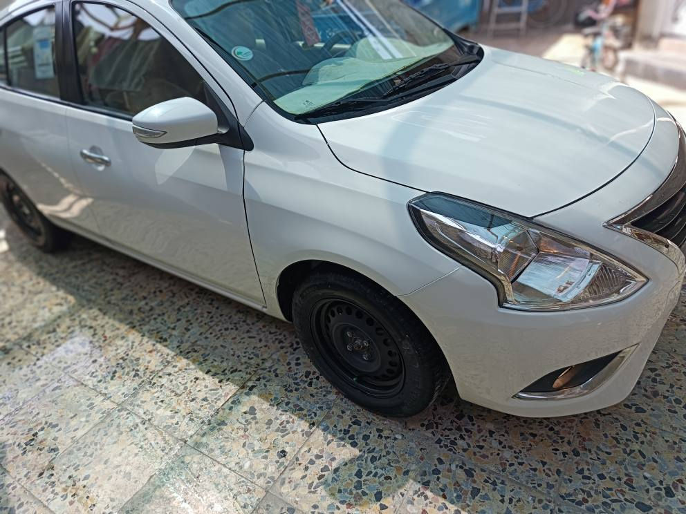 السلام عليكم نيسان صني مصري مديل 24 السياره بيه جاملغ الامين مبدل ولبنيد بي صبغ ولباقي كفاله كير مكينه تبريد حداديه تخم تاير السعر 107 وبيه مجال العنوان البصره الزبير رقم الهاتف *********** الزبير, البصرة
