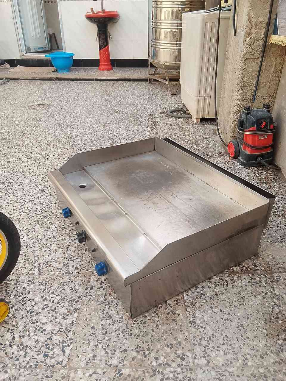 شوايه همبرجر للبيع النظافه 90 السعر 125 وبيها مجال الهاتف ***********
