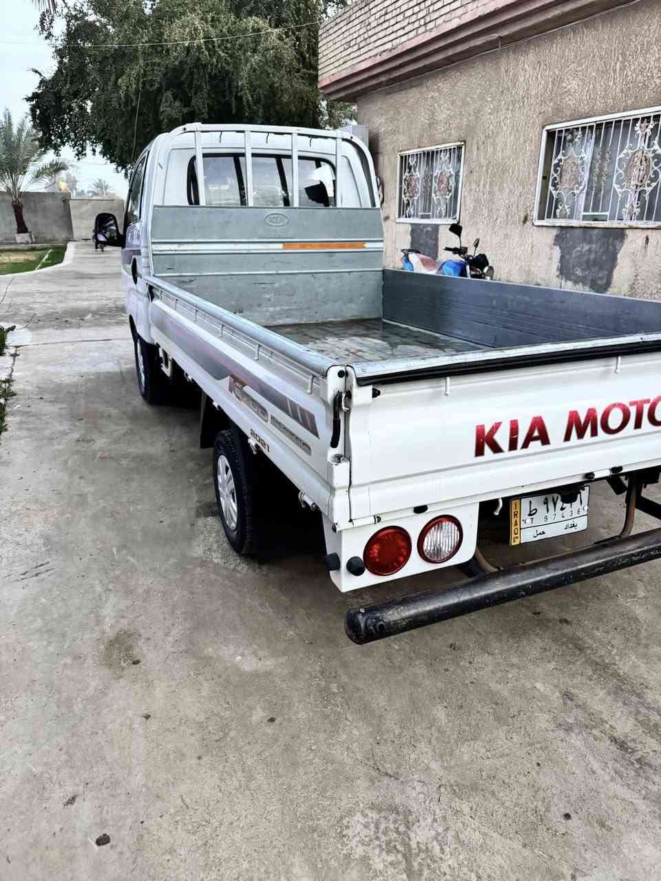 السلام عليكم كيا 2700موديل 2021مكفوله كفاله عامه ماشيه 111الف سياره تخم تاير شرط الكوري محرك مكفول كير اكسل كفاله عامه السعر 135وبيهه مجال مكان بغداد المدائن 
***********
