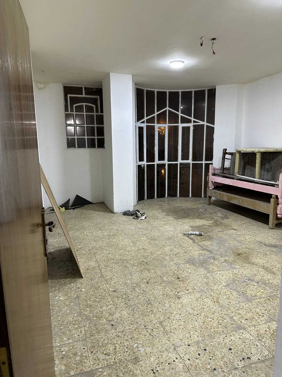 دار ٢٠٠ متر واحههه ١٠ نزال ٢٠ الدار في حاله جيده جدا  ارضيه بورسلين  ٦ غرف نوم غير الضيوف والمطبخ والصحيات في الطابقين السعر عند الاتصال فقط
غير موجود عل الفيس

0770 689 2269
حجي حيدر
العنوان البنوك فرع أسواق أميره الطاقه
