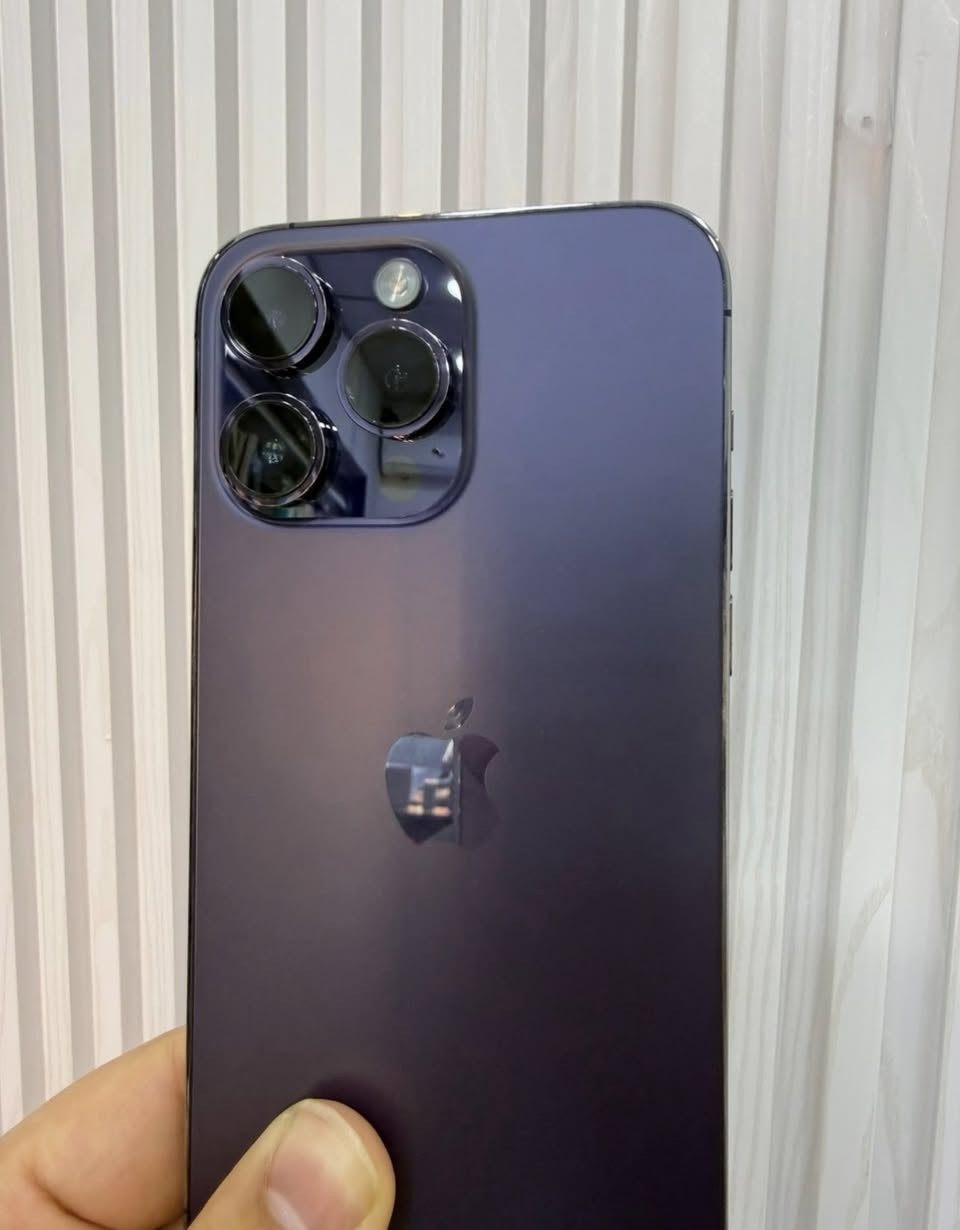 ايفون 14 برو ماكس لون بنفسجي
دبل سيم كارت 
باب اول بدون صيانة شرط او فتح او تبديل 

ذاكرة 256 كيكا
بطارية 85 بلاد 
السعر 920 الف
العنوان تكريت + متوفر خدمة توصيل 
للاتصال ☎️ ***********
