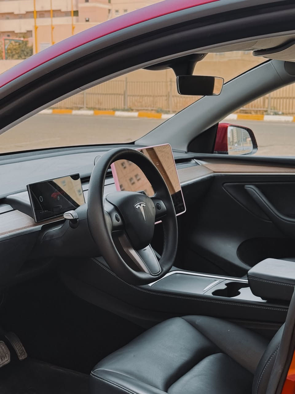 تسلا مودل Y 2025
لونك رينج 
دبل ماطور 
شاشة عداد امامية 
ماشية 8 الاف مايل نظيفة جدًا
حادث باب عكس السايق و الخلفي مبدل و مصبوغ
ايرباك بردة عكس السايق فقط
مكفولة من غير شي و نظيفة حيل السيارة 
سعر السيارة 25,500 و بيها مجال 
رقم تلفون : ***********
