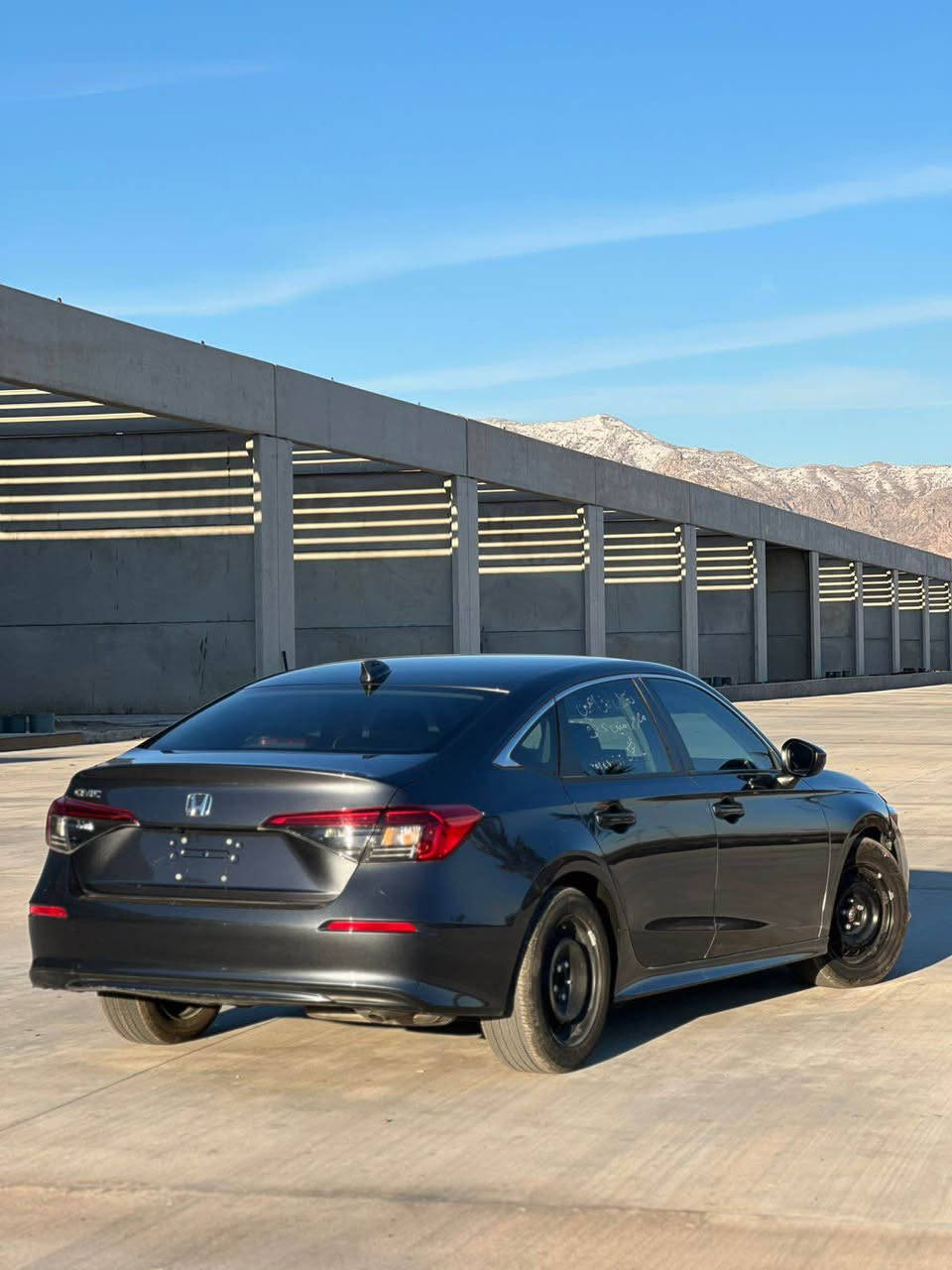 هوندا سيفيك 2023 LX 
السعر ١٣٣$ومجال
ضرر شبر جملغ و بابين صبغ بدون داخلي بدون ايرباك بجم كپض 
شرط تترقيم شمالي 
محرك 2.0L v4
بضمه 
تشغيل عند بعد
شاشه 
كاميره
حساس
تحديد سرعة
تحكم سكان 
مكان سيارة عقره 
اتضل واتساب ***********☎️ أربيل, العراق
