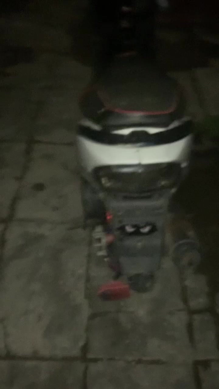 ‎400وبيها مجال بسيط :***********وتساب وفيس متواجد
