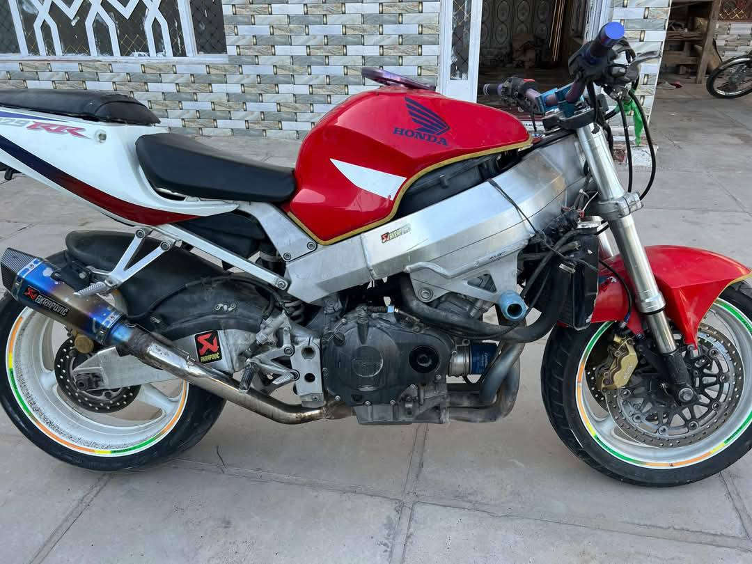 سلام عليكم دراجه جديده وراق كامله عوزهه مكينه ابيع طافيه مكاني حيدريه رقم تليفون ***********
