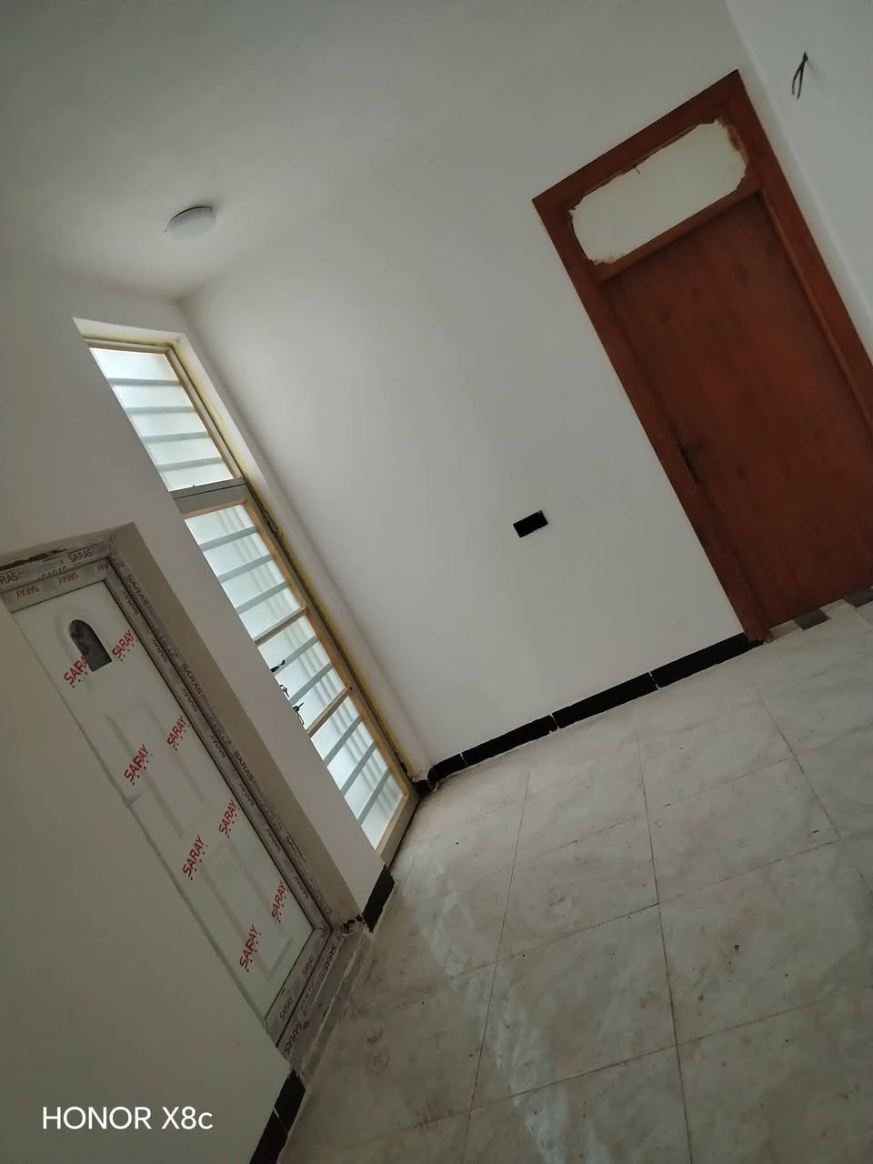 دار للبيع 🏡
 شغل  كلش مرتب👌🏻
100 متر  #سند_25
بسعر 38 مليون #قابل_للتفاوض

غرفه/صاله/مطبخ/صحيات 2/استقبال
كراج كبير/مكشوفه 
ماء/كهرباء/سوق/مدارس/تبليط #عرض_15 

الموقع 🏡 نجف/شارع الصب عمود 311
للتواصل
*********** 
***********
