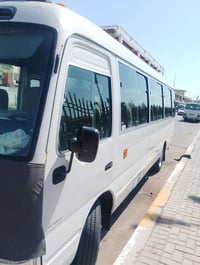 يتوفر كوستر لنقل الزوار كربلاء المقدسه والنجف وسامراء وسيد محمد واعراس...