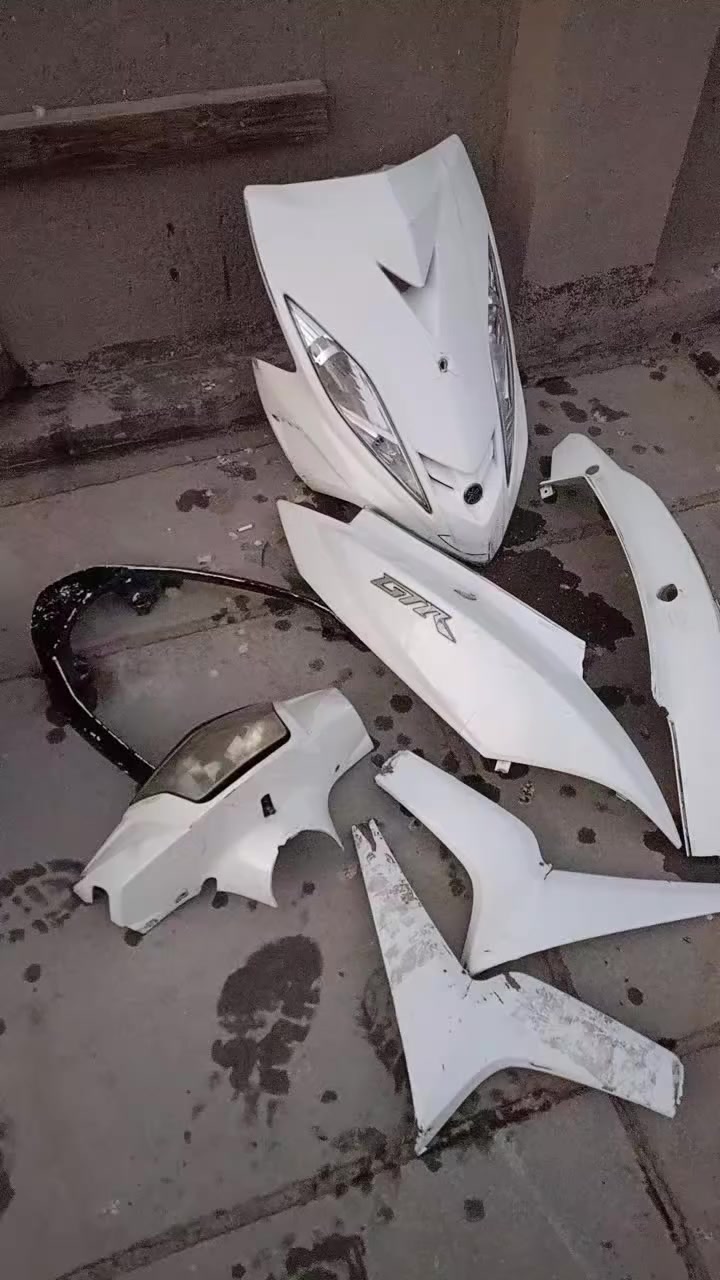 كفرات جي تي ار اصليات بيهن ملاحضات للبيع او مراوس بكفرات تجاريه وفرق عنوان بغداد بل  كفاءات بصف شماعيه 
( *********** )
