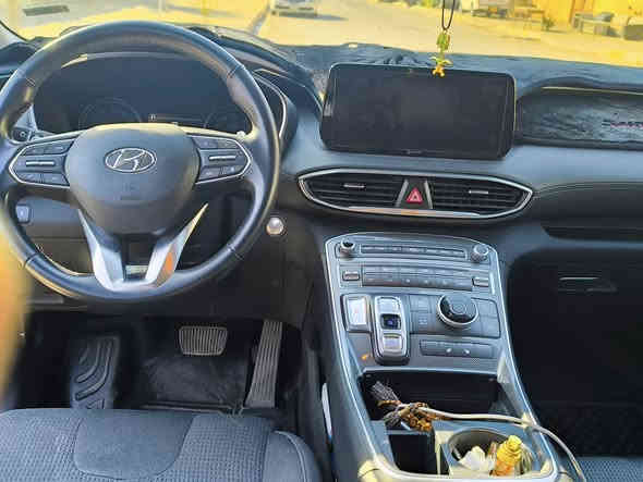 (السلام عليكم)
🇺🇸 هونداي سنتافي امريكي
🇺🇸اللون اسود ملكي
✅بدون صبغ 
✅2023
✅رقم كاتي بعد شهرين تترقم واذا تريد ترقم اني حاضر
✅السياره جديده ما شاء الله
✅ مواصفات
✅بصمه
✅بصمة ابواب
✅بصمة جنطه
✅جنطه كهرباء شفط

✅رادار امامي 
✅رادار خلفي
✅رادار جانبي

✅تحديد مسار 
✅تنبيه خروج عن المسار
✅قياده ذاتيه
✅شفتات بالاستيرن

✅كشنات الامامي كهرباء
✅تدفئه بالكشنات
✅تبريد شاشه بيانو قطعتين
✅تبريد قطعتين
✅لد امامي 
✅بك لايت لد
✅نقطه عمياء

✅ترحيب عند الاقتراب
✅تشغيل عن بعد
✅شحن لا سلكي

✅سايد بريك بصمه
✅كار بلي
✅شاشه 
✅كامره
✅شاشه دجتال
✅اوتو هولد
✅اطفاء ذاتي
✅اربع انظمة قياده 
✅تجوه خلفيه
✅داخل لونين

🌹وبعض من المواصفات الاخرى🌹
صور الحادث بالمنشور 👇🏻
الشاصي واللغد والكير والمحرك مكفولات
السياره ليبل واحد
الايرباك فقط برده طاك وارجع اصلي سستم بشرك وبدون اي گلوب يشتغل بالدشبول✅
السياره تعتبر كلين بدون صبغ بيه شبر Pdr مبين نهائيا كلش حلوه والعافية على الي اتصير من نصيبه🌹
للاستفسار:***********
السعر: 205$
🌹وبيه مجال للطيبين🌹
