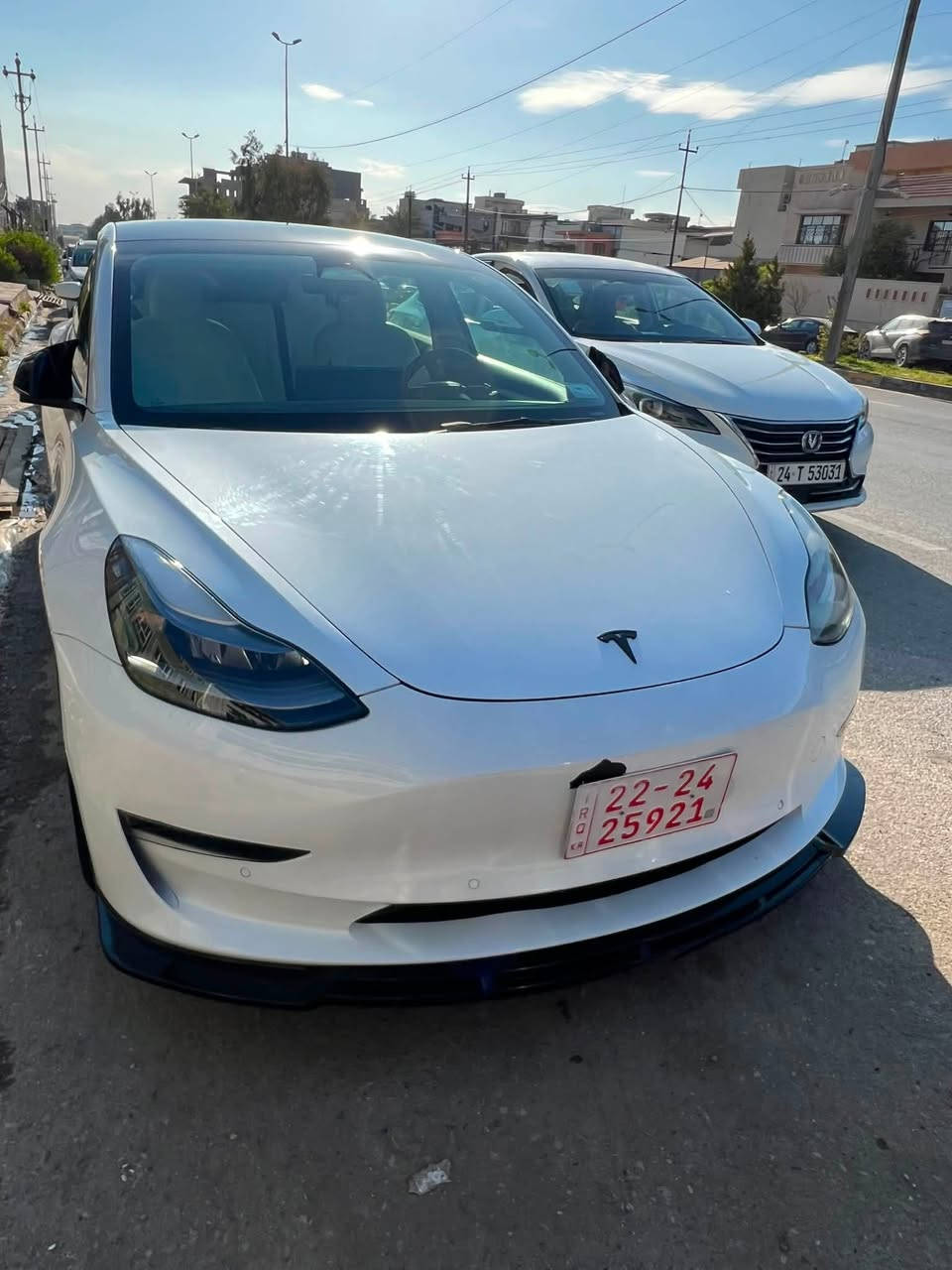 السلام عليكم
تسلا مودل 3. 
2022. 
ماشيه 38.  
السياره بدون صبغ    جاملغ امامي مبدل اصلي نفس ألون 
داخل ابيض 
تايرات جدد 
رقم أربيل هزه وسنويه جدد
سعر 160.   
عنوان موصل 
***********
