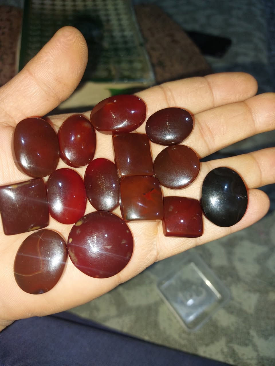 #يا #الله عقيق يماني انسي بالذمه نخبه اولا طبيعي 100 بال 100  احمر كبدي وكرز الكرز  طبيعي ينباع يماني بالذمه 
مقوه ومنشط حسب القواعد الروحانيه الخاصه بي بالقران الكريم والدعوات الخاصه مروحن وجاهز حسب القواعد الروحانيه 
داخل الرقم وللاستفسار السماوه ***********  اي قطعه 40 الف قفل يباع يماني احمر كرز 🍒 الكرز طبيعي انسي بالذمه 
 #فوائد #العقيق اليماني #عن #رسول #الله #محمد #وهل #بيته #الكرام 
عن الامام علي بن موسى الرضا عليه السلام عن ابائه عليهم السلام قال رسول الله عليه واله ) تختموا بالعقيق اليماني فانه لا يصيب احدكم غم ما دام ذلك عليه  🤲عن النبي محمد صلى الله  عليه واله وسلم انه قال تختموا بالعقيق فانه ينفي الفقر و اليمنى احق بالزينة تعدل وعنه عليه السلام قال صلاة ركعتين بفص تعدل الف ركعة بغيره🤲 شكا رجل الى النبي (ص) انه قطع عليه الطريق فقال هلا تختمتربالعقيق فانه يحرس  من كل سوء
🤲عن الحسين بن علي عليهما السلام قال  لي رسول الله  صلى الله عليه واله وسلم  يابني تختم بالعقيق واليواقيت والعقيق فانه ميمون مبارك وكلما نظر الرجل فيه الي وجهه يزيد نورا و الصلاة فيه سبعون صلاه( 🤲)ويوجد كثير من الروايات عن علي بن ابي طالب… علميا ان حجر العقيق توجد بيه ترددات مشابه بترددات الخلايا المخيه الخاصه بالتركيز  وفي كثير من الفوائد للأنسان لخلايا الدم وعدم النسيان وتركيز البال ويعطي اوكسجين لخلايا الدم بالهدوء وراحت البال 🤲  عن الصادق عليه السلام  شكا رجل اليه   يوصي بالعقيق اليماني يمحي الفقر وجلب الرزق وتسهيل الآمور بالتجاره 

مختصون ومتمكنون بجميع الاحجار المروحنه والطاقه  وخبير بالاحجار المروحنه والطاقه #باذن الله 👉✌️🥀
