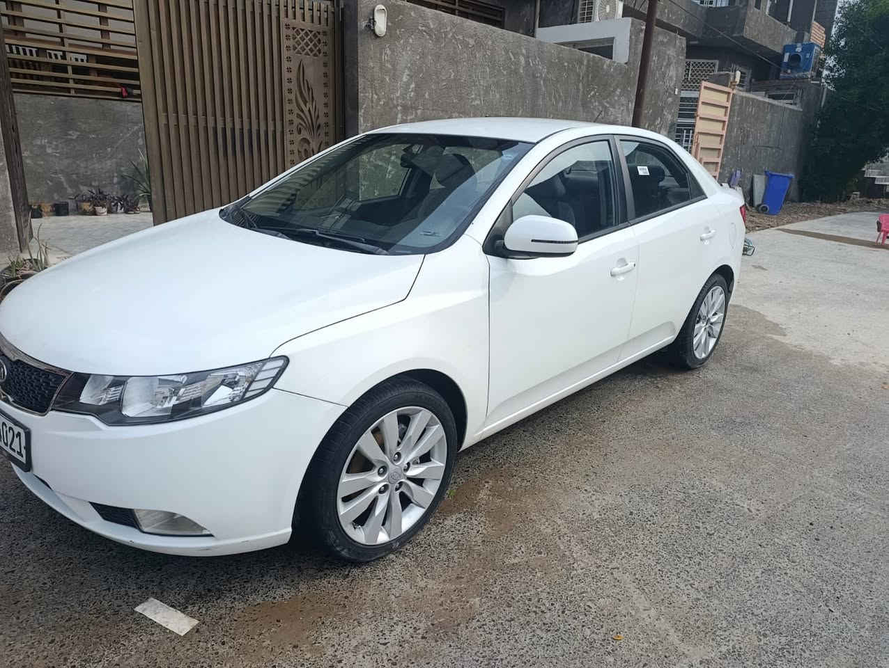 Kai سيراتو 2013
محرك 1600
كير ومحرك مكفول 
رقم سليمانية 
ماشية 157الف 
سيارة حلوة 
بيها ضربا بخشم الجامرلق والبنيد بدون دواخل 
وتكحيل كارت شخوط 
السعر 107
بيها مجال قليل مكاني ديالى 
***********
