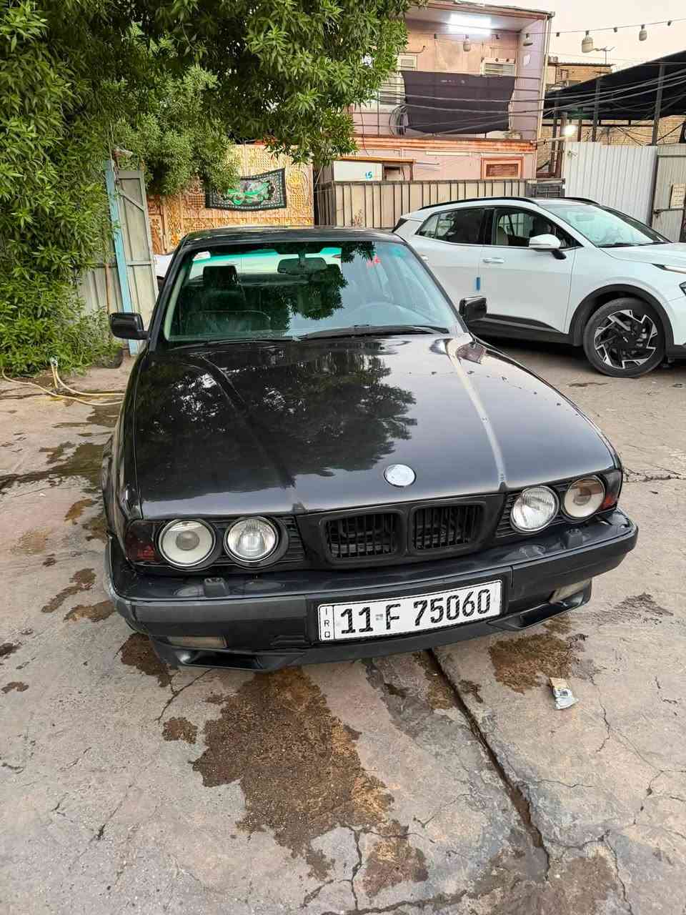 سلام عليكم للبيع BMW 535 مفتوح موديل 1991 كير اوتو اربع جام كهرباء كير مكينه بشرط تخم تاير جديد صدر امامي خلفي جديد داخل جلد كهرباء تبريد سياره وراد يابان ويا سويج سياره مناقصه ايشي جاهزه الاخير رقم نكليزي رقم شبه مميز بسمي سعر ٤٥ مكان بغداد الكاظمية ***********
