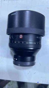 عدسة سوني 85 جي ماستر مره وحده مستخدمة للبيع 07716828833