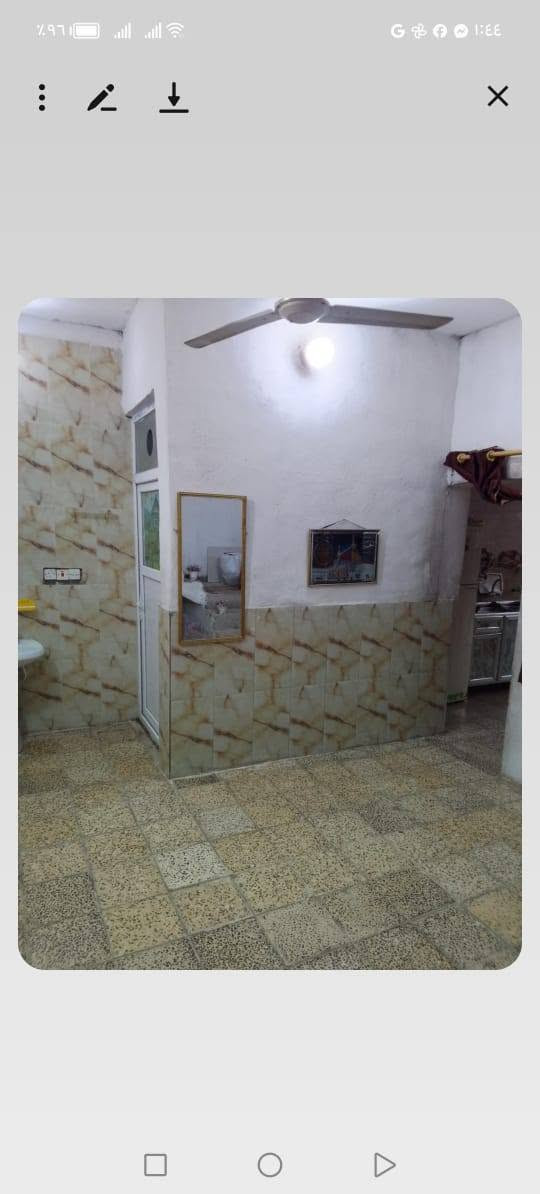 السلام عليكم دار للبيع مساحه ١٠٠متر يحتوي على غرفه نوم واستقبال وصاله ومطبخ وصحيات العنوان بغداد بوب الشام قرب القوس منطقه اسمها أسوار بغداد زراعي سند١١٧ السعر ٤٥ وبي مجال للاستفسار الاتصال على الرقم *********** منطقه كامله ماء وكهرباء ومجاري
