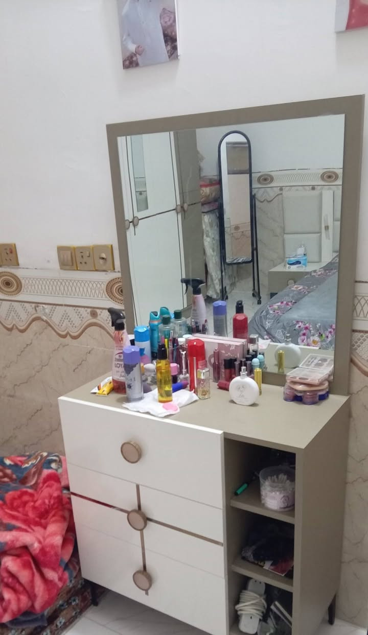 غرفه لبيع تركيا شهرين من مشتريه مخذيه 750يبعوه 650لف لان عدهم عمليه العائلة ليشتري يدخلي خاص


**إذا كنت صاحب هذا الإعلان وتريد حذفه لأي سبب، رجاءا أرسل رسالة إلى الدعم الفني**