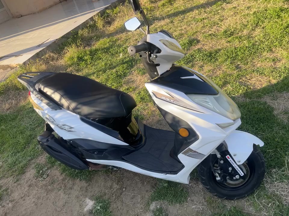 ماطور سكنس شغال 2022 للبيع
معمر المكينه جديد 
ماشيه 29 الف


**إذا كنت صاحب هذا الإعلان وتريد حذفه لأي سبب، رجاءا أرسل رسالة إلى الدعم الفني**